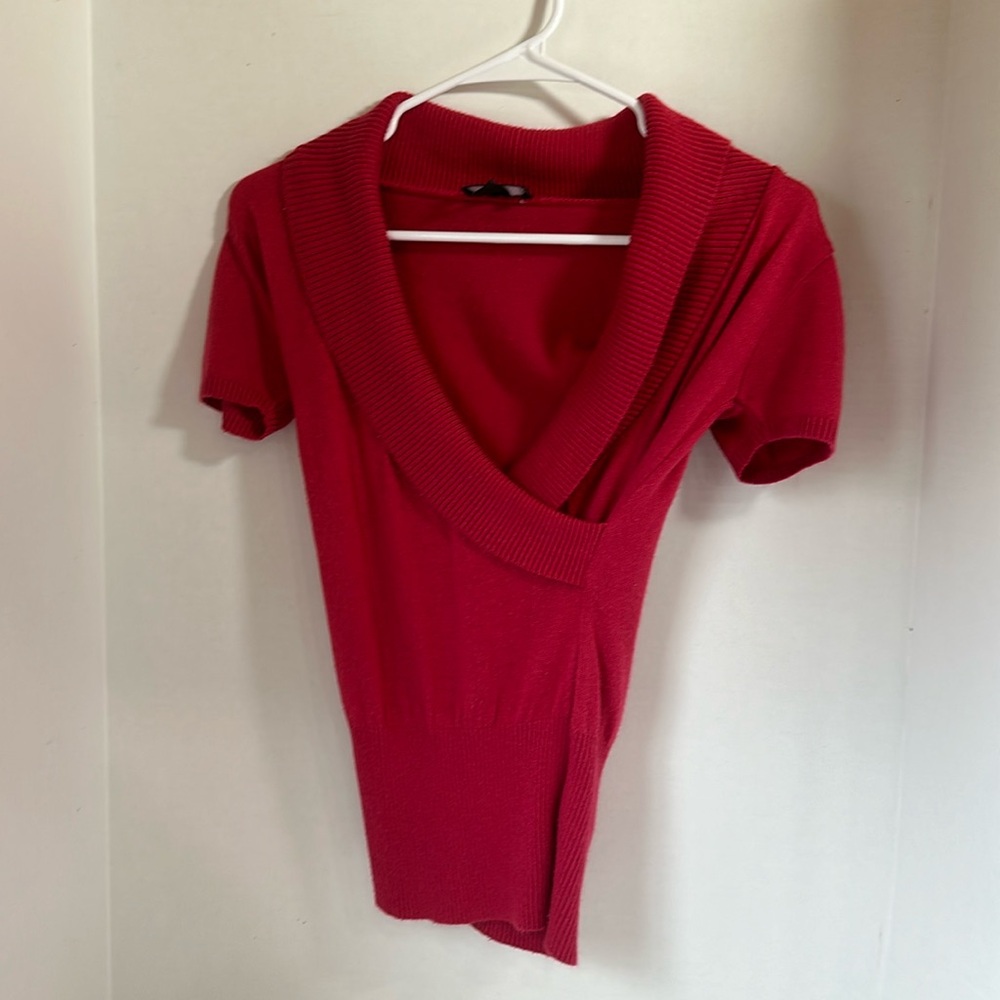 Iz buyer international pink faux wrap short sleeve top size small